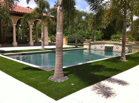 grass-pool-area