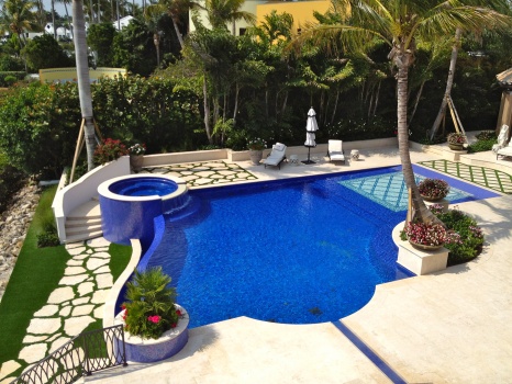 Artificial Grass Near Pool